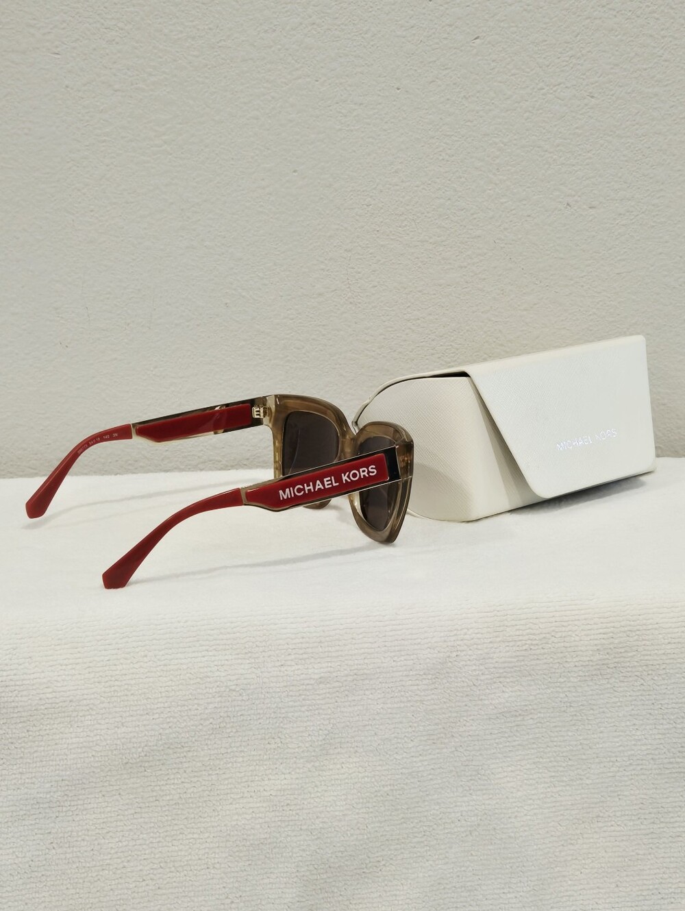 Michael Kors Tortoise Square Sunglasses with Dark Brown Lenses EUC - Picture 3 of 10